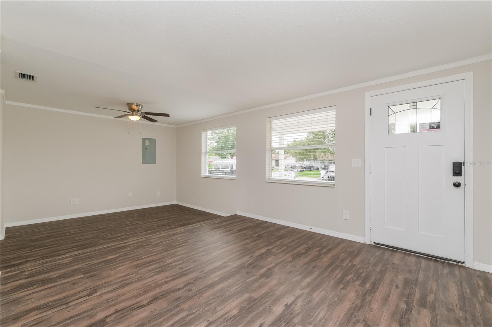 Image 7 of 33 For 6426 Eden Lane
