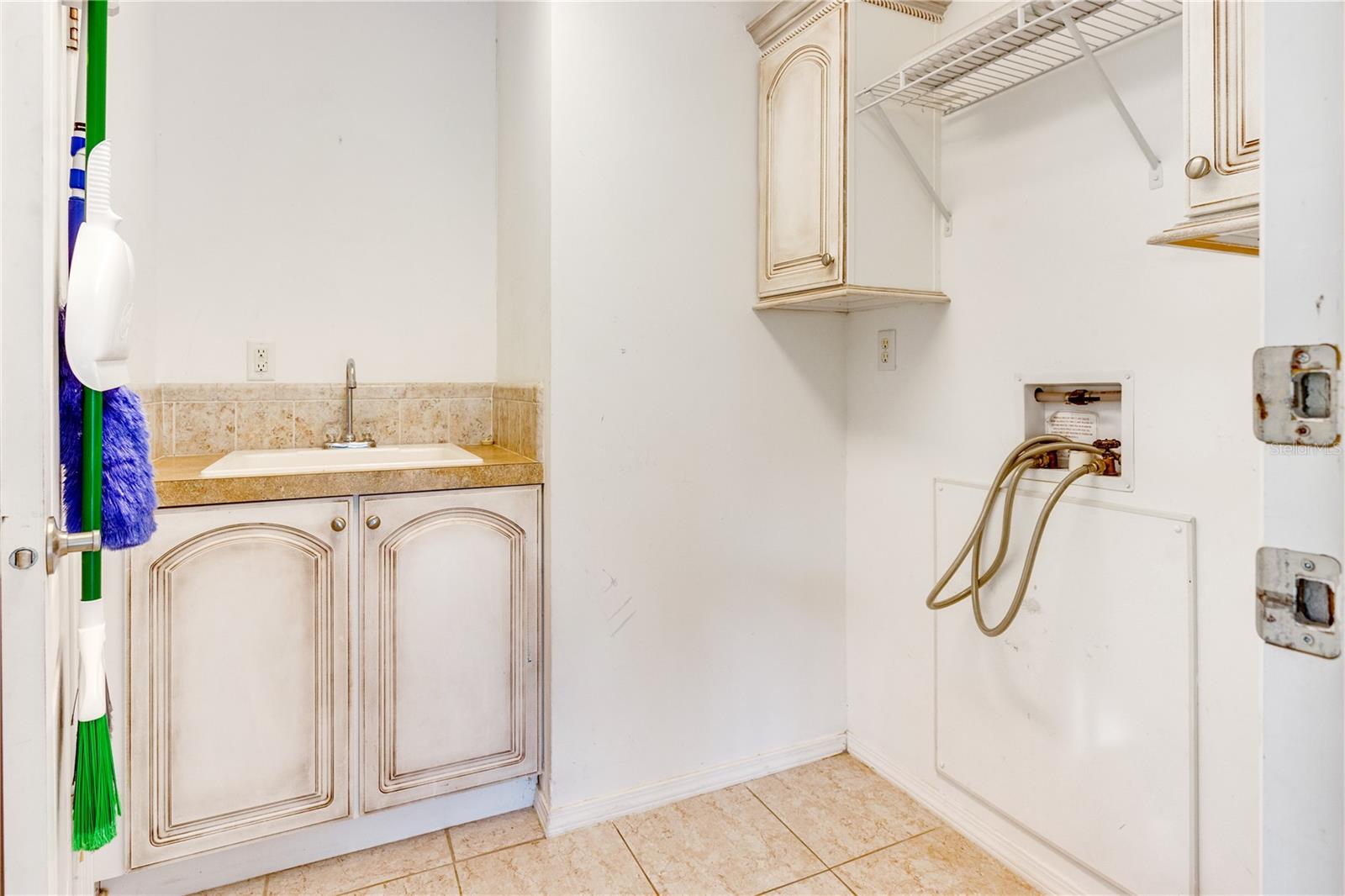 Image 16 of 33 For 2738 Lake Grassmere Circle 1884