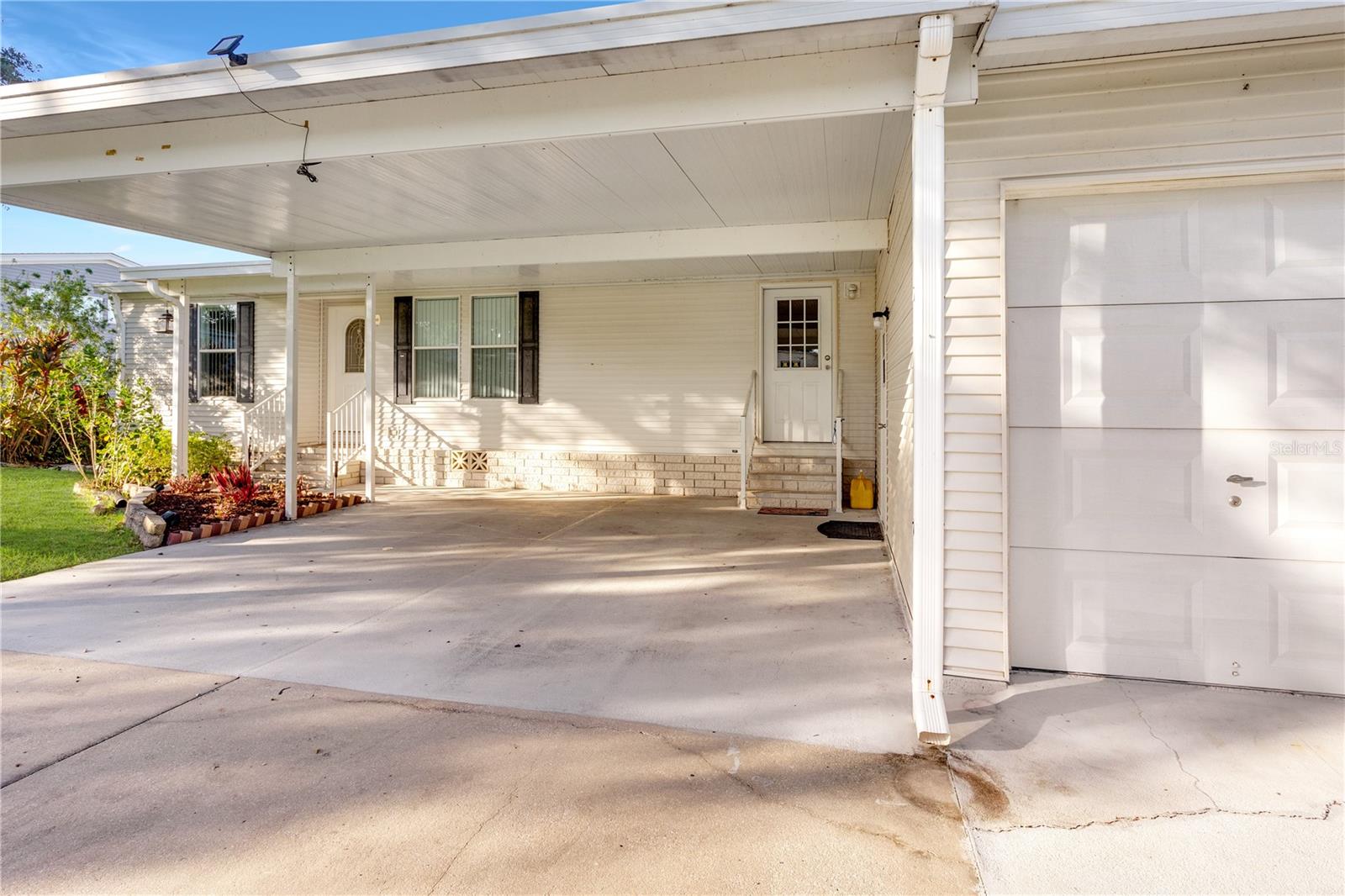 Image 30 of 33 For 2738 Lake Grassmere Circle 1884