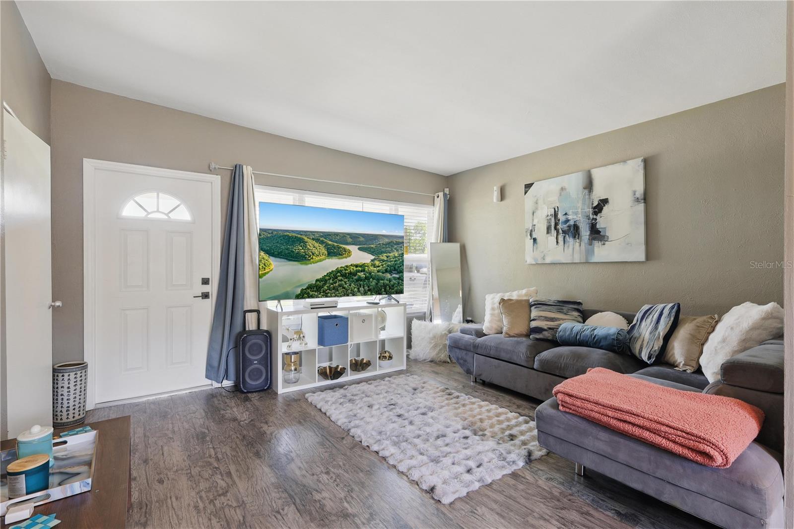 Image 3 of 15 For 1301 Lawne Boulevard
