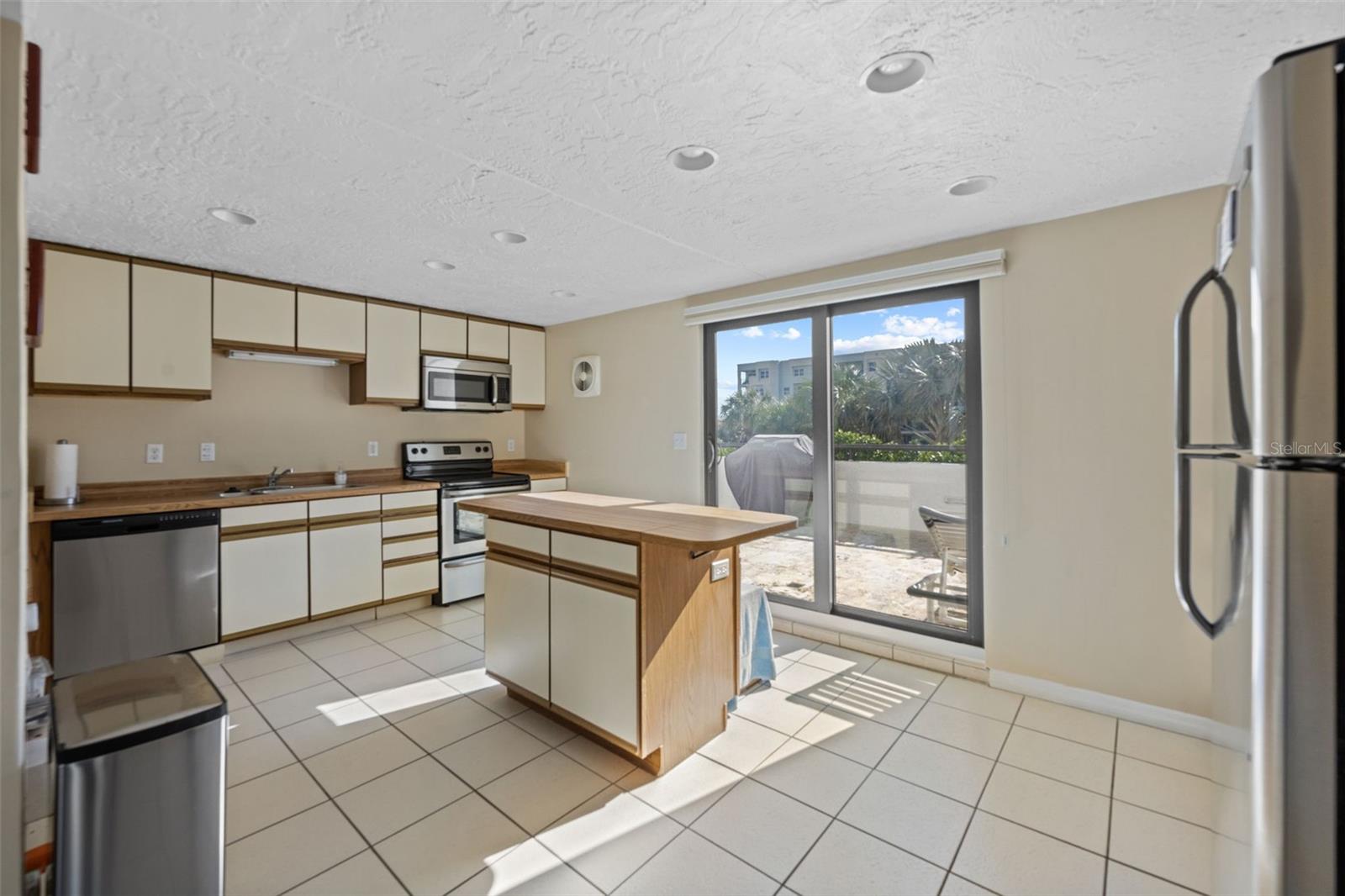 Image 49 of 61 For 5275 Atlantic Avenue 506