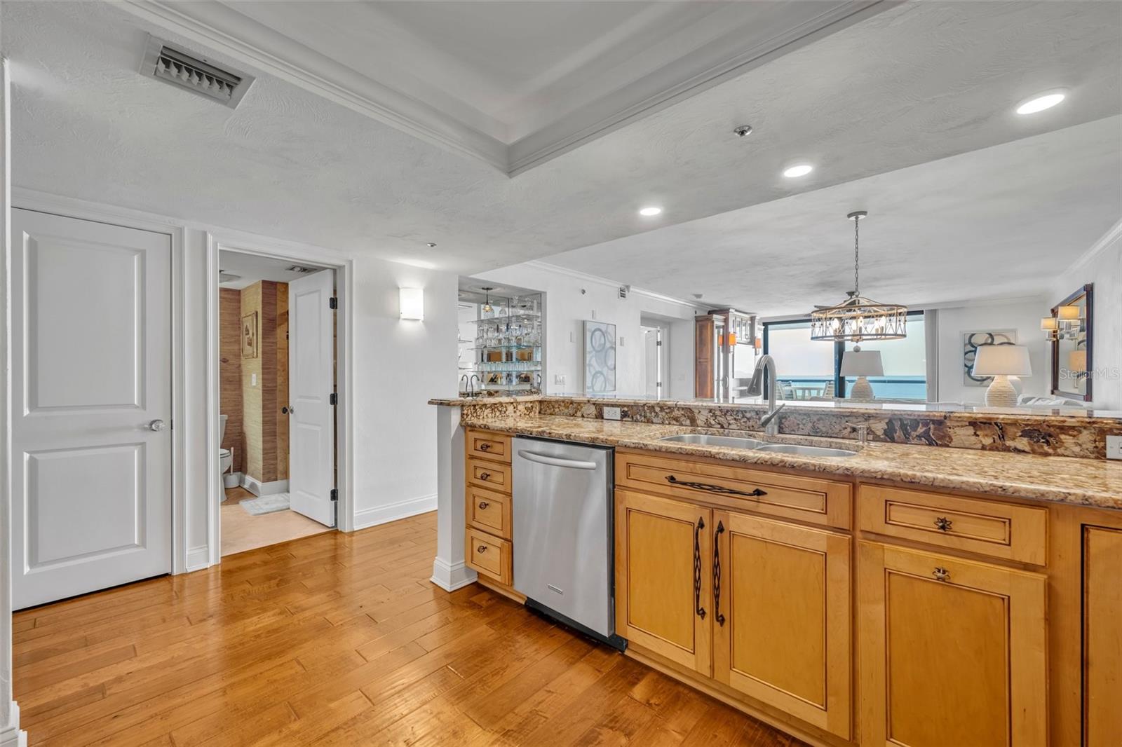 Image 8 of 61 For 5275 Atlantic Avenue 506