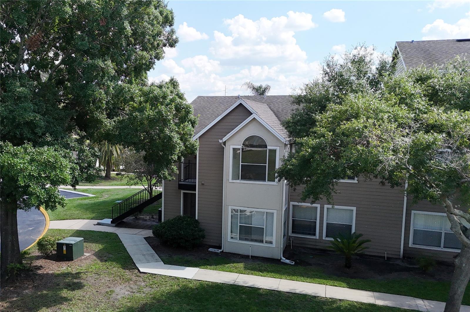 Image 6 of 36 For 4704 Walden Circle 21