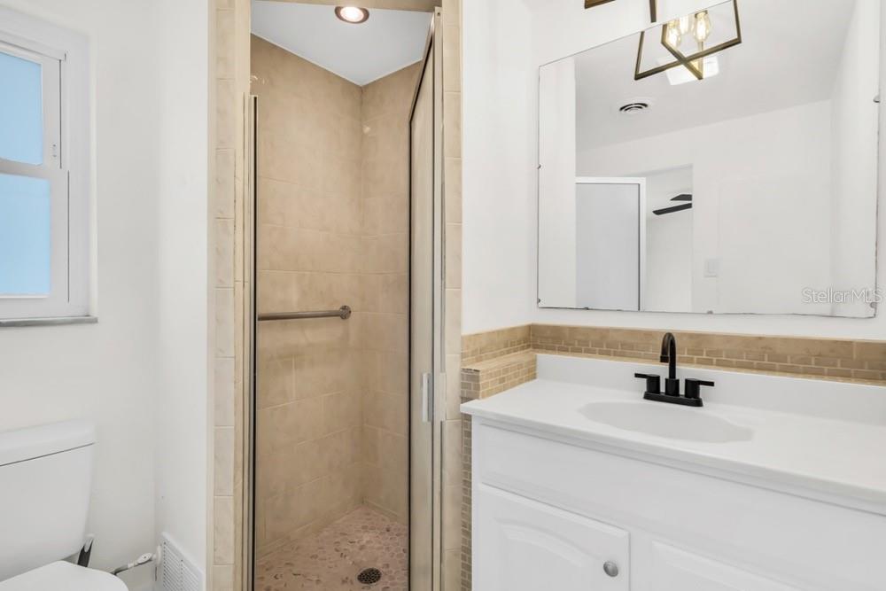 Image 13 of 19 For 456 Sandlewood Drive