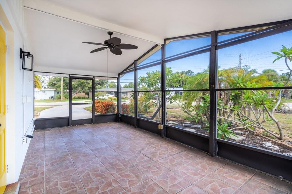 Image 15 of 19 For 456 Sandlewood Drive