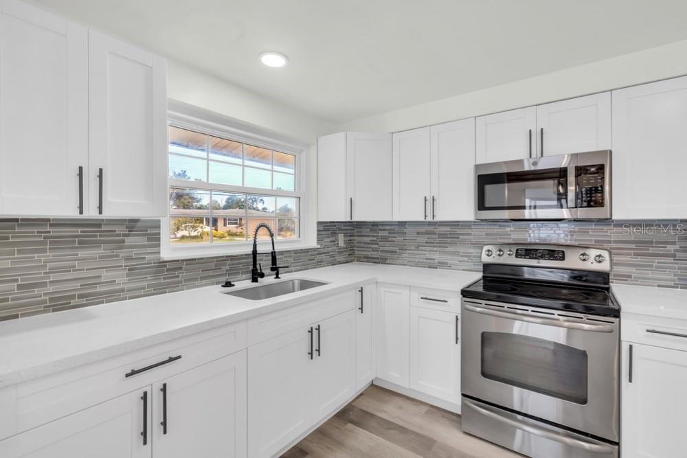Image 4 of 19 For 456 Sandlewood Drive