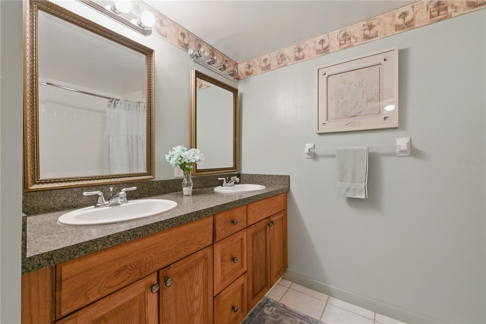 Listing photo id 14 for 1415 Doolittle Lane 106