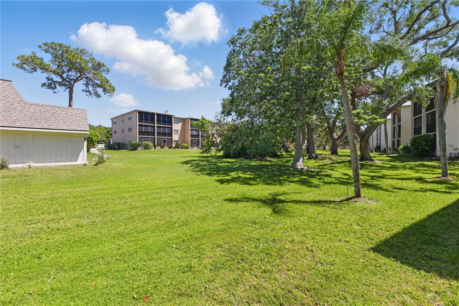 Listing photo id 15 for 1415 Doolittle Lane 106