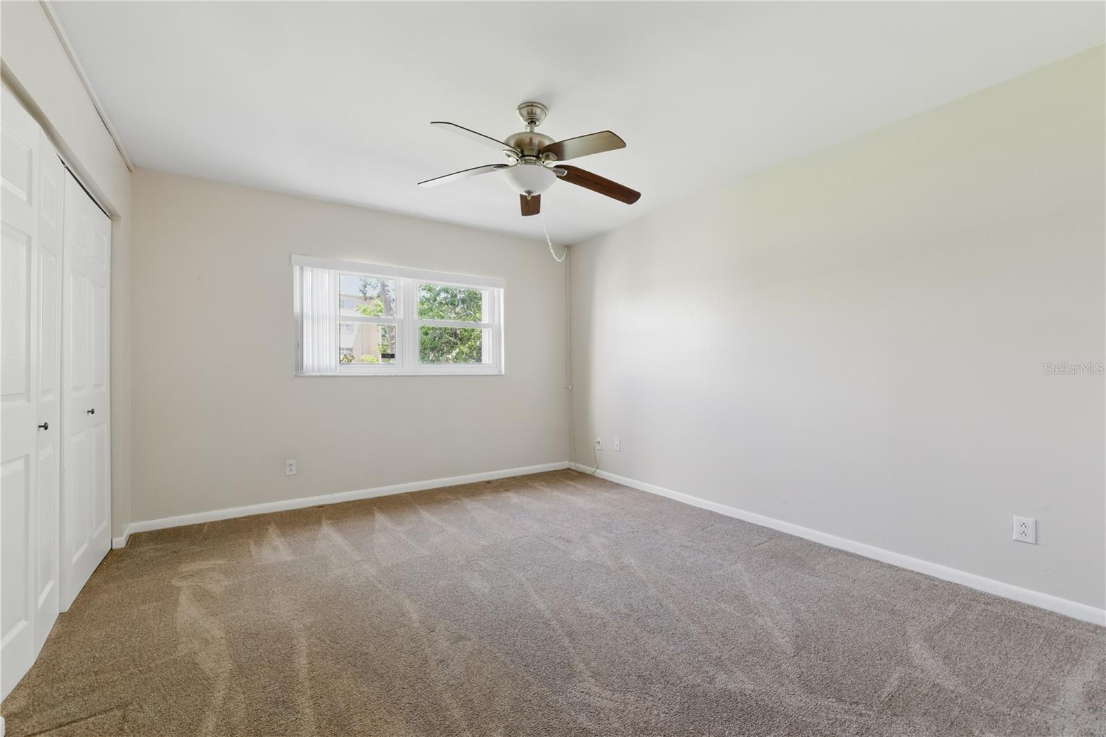 Listing photo id 3 for 1415 Doolittle Lane 106