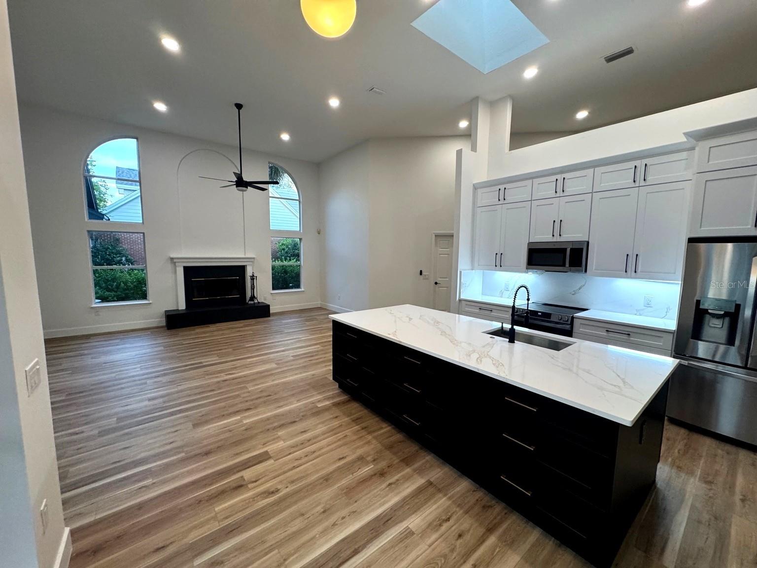 Image 3 of 47 For 460 Palm Valley Drive