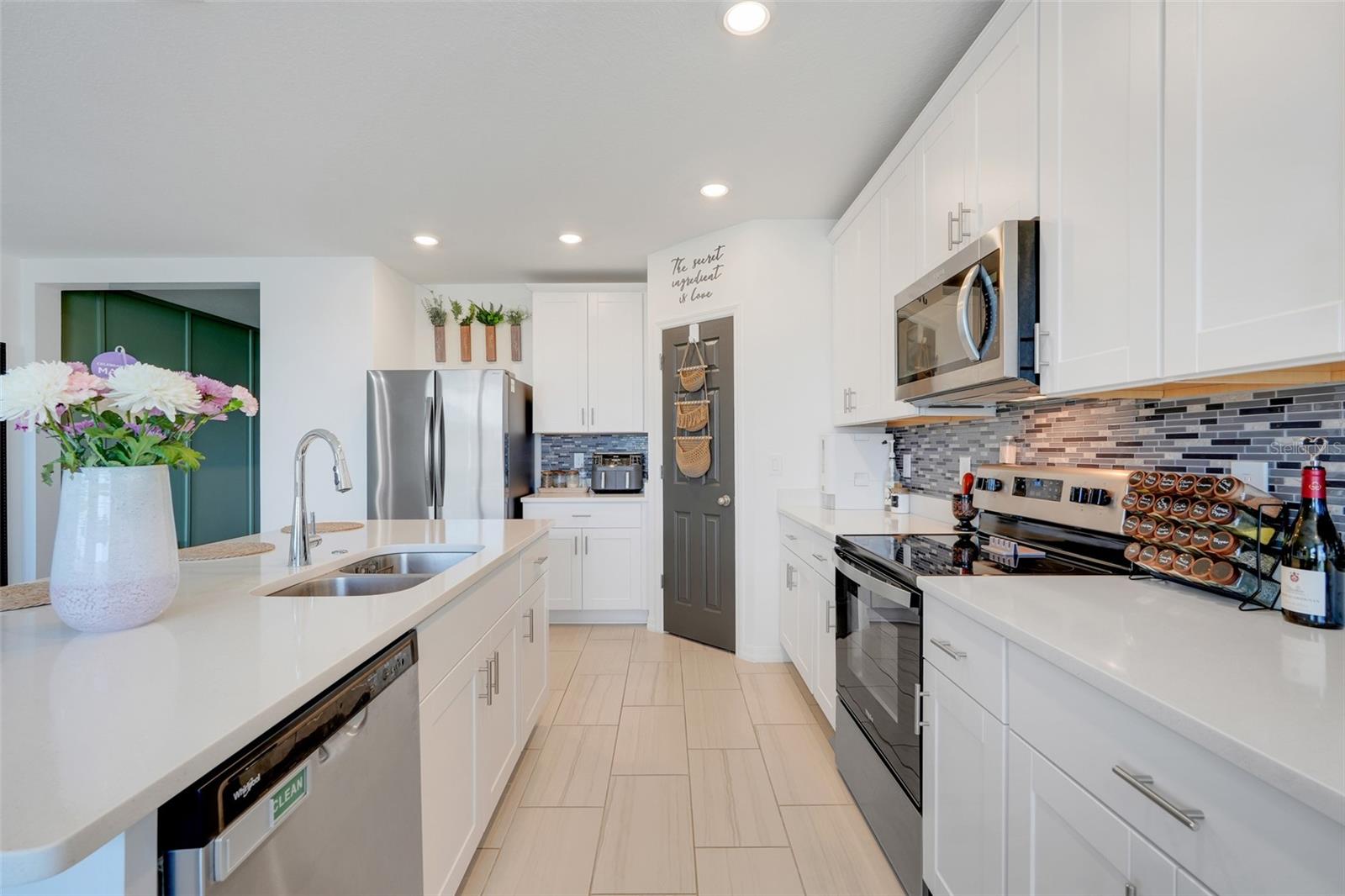 Image 13 of 39 For 1127 Foreshore Lane