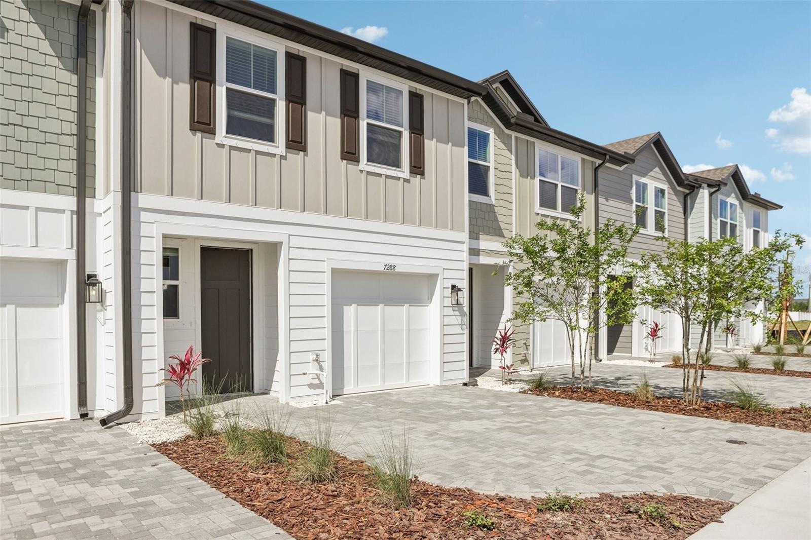 Listing photo id 0 for 7288 Deer Valley Circle
