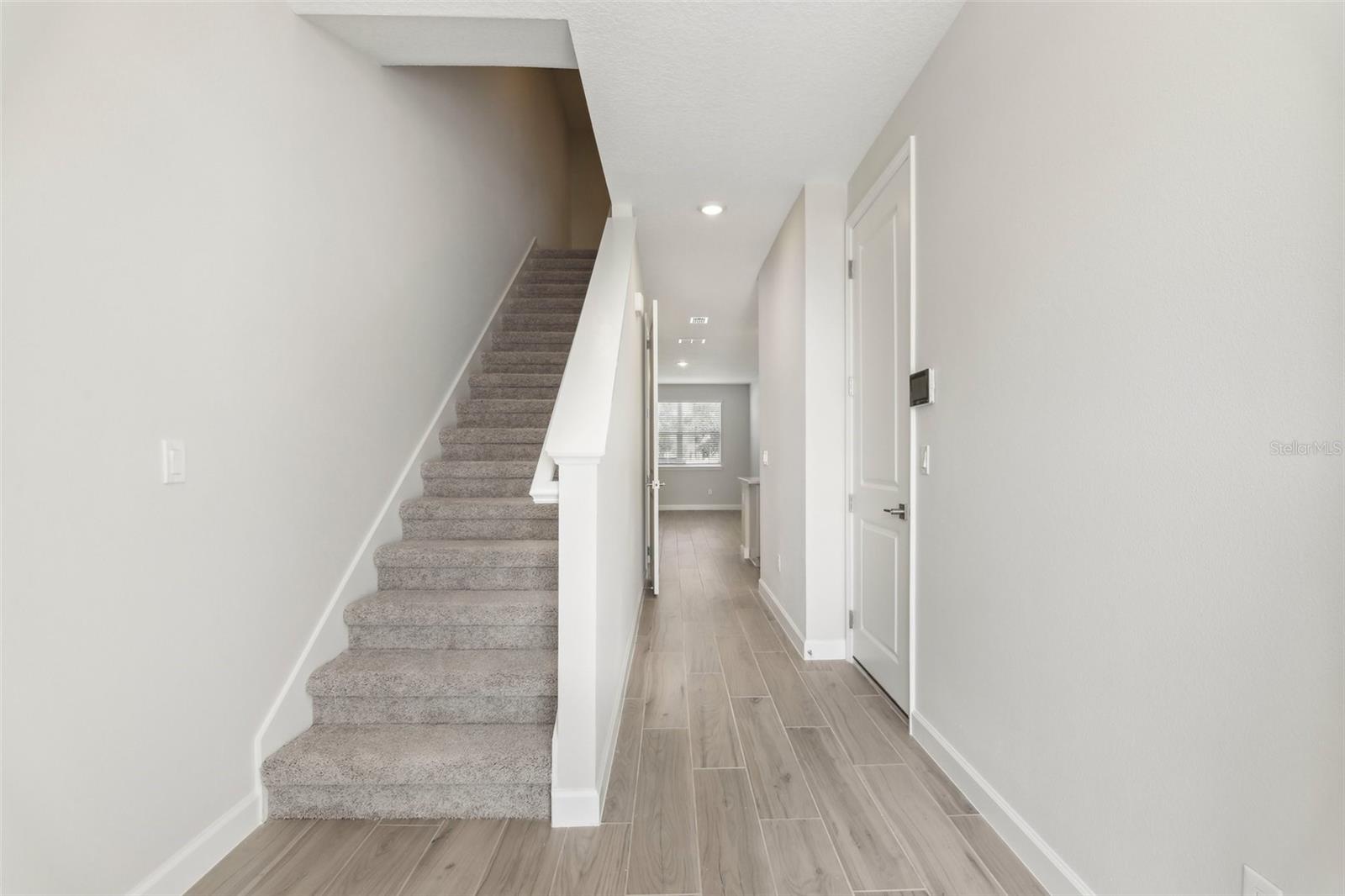Listing photo id 18 for 7288 Deer Valley Circle