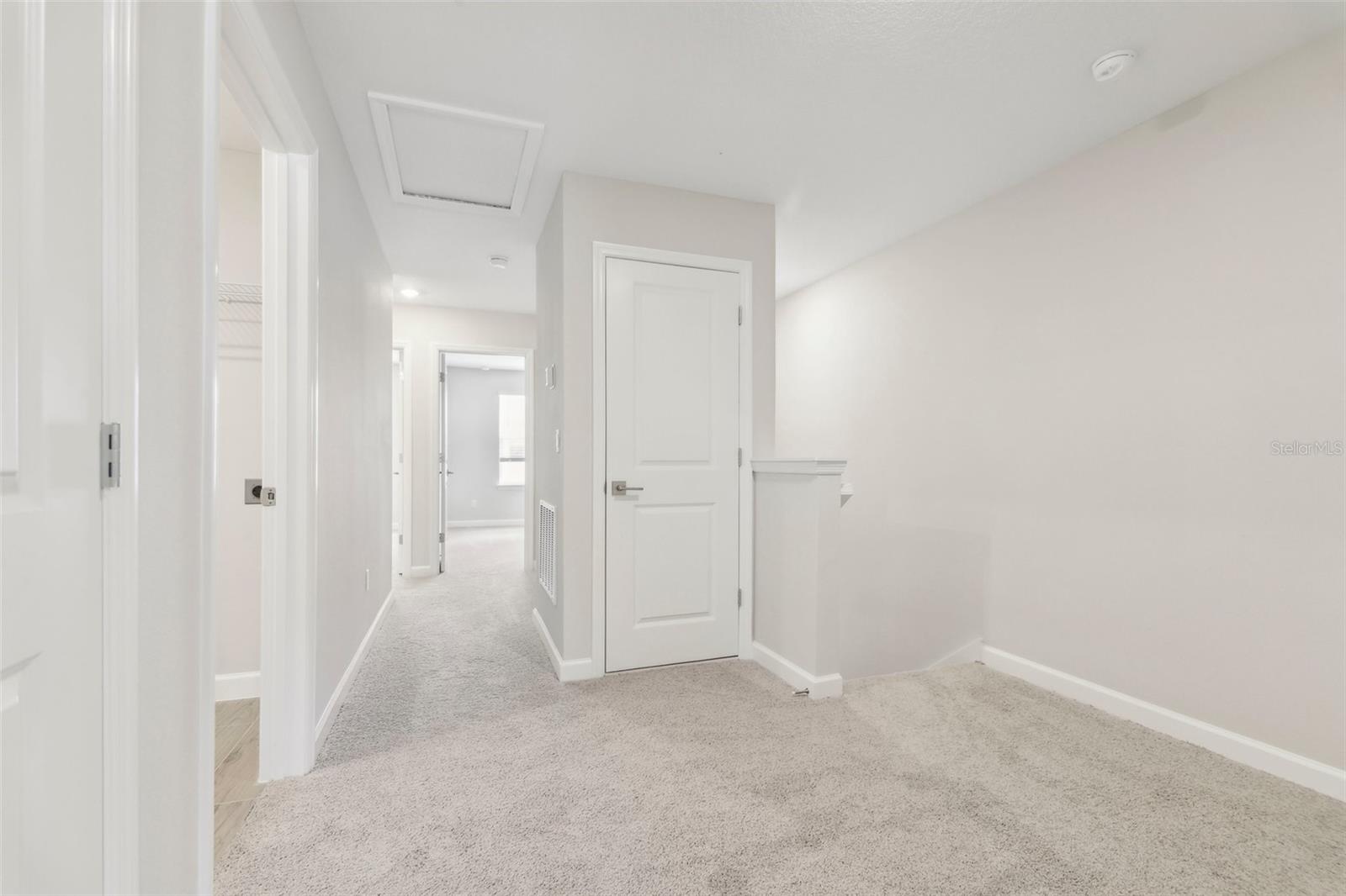 Listing photo id 23 for 7288 Deer Valley Circle