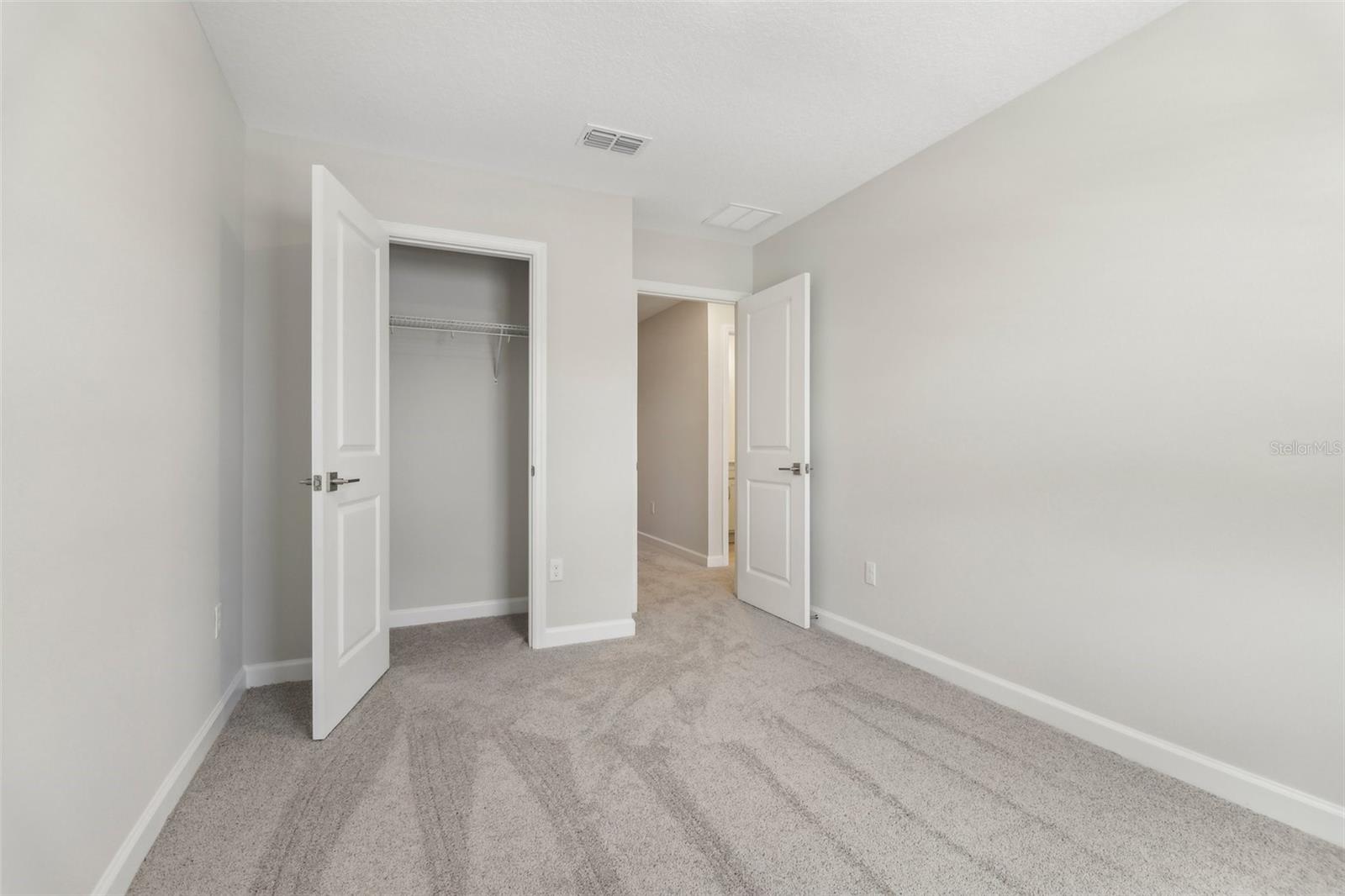Listing photo id 33 for 7288 Deer Valley Circle