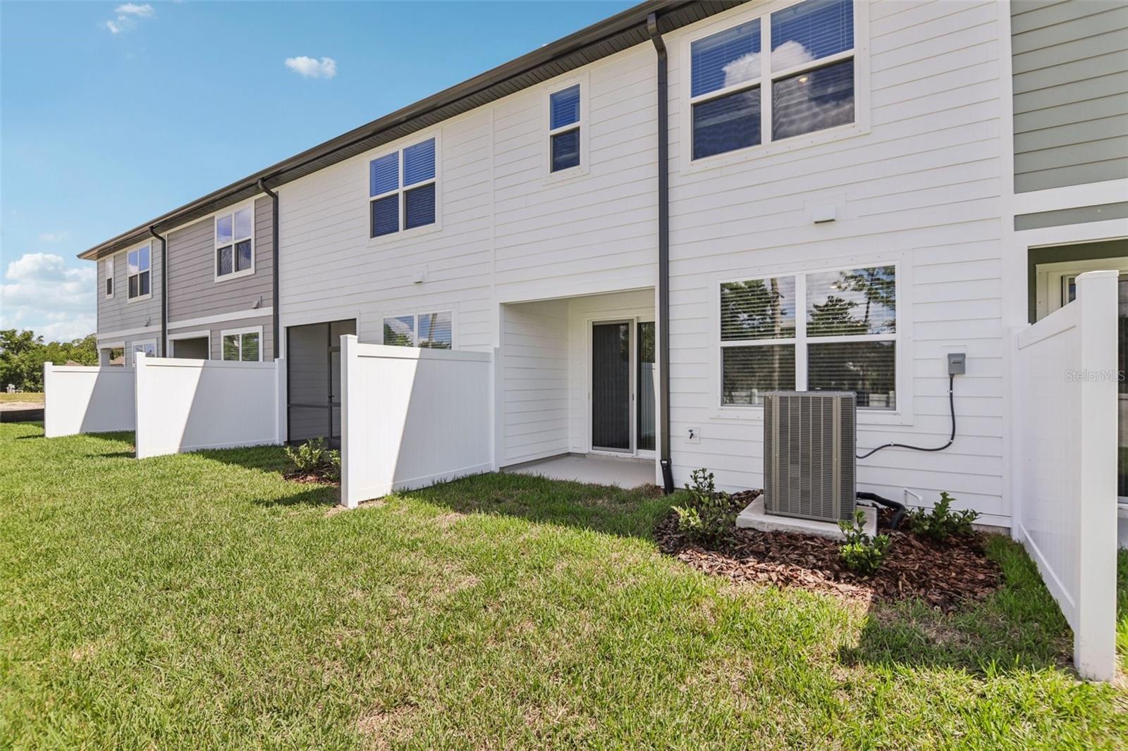 Listing photo id 39 for 7288 Deer Valley Circle