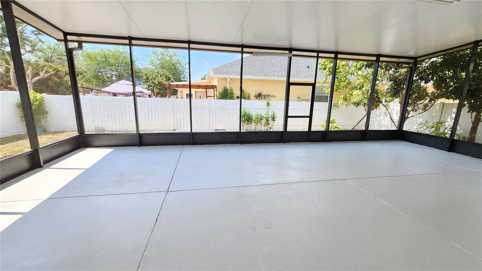 Image 13 of 16 For 12126 Diedra Court