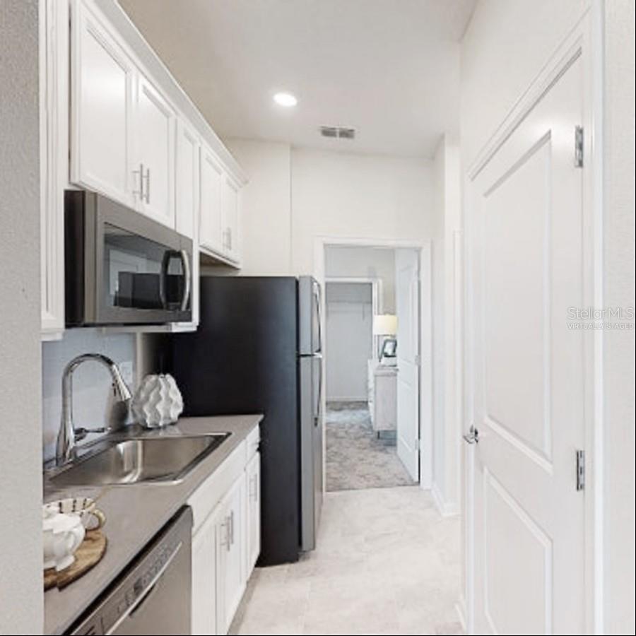 Image 7 of 14 For 2226 Crown Rock Drive