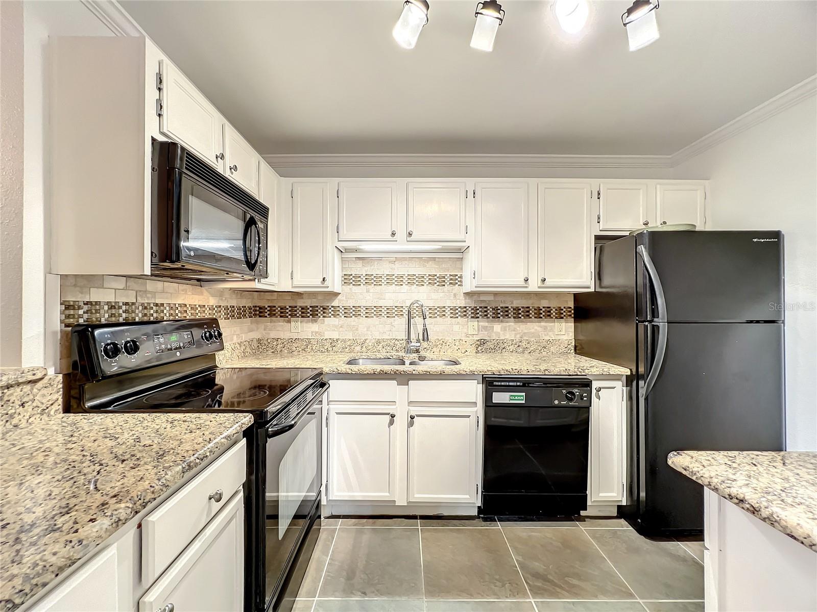 Image 8 of 33 For 1100 Delaney Avenue F306