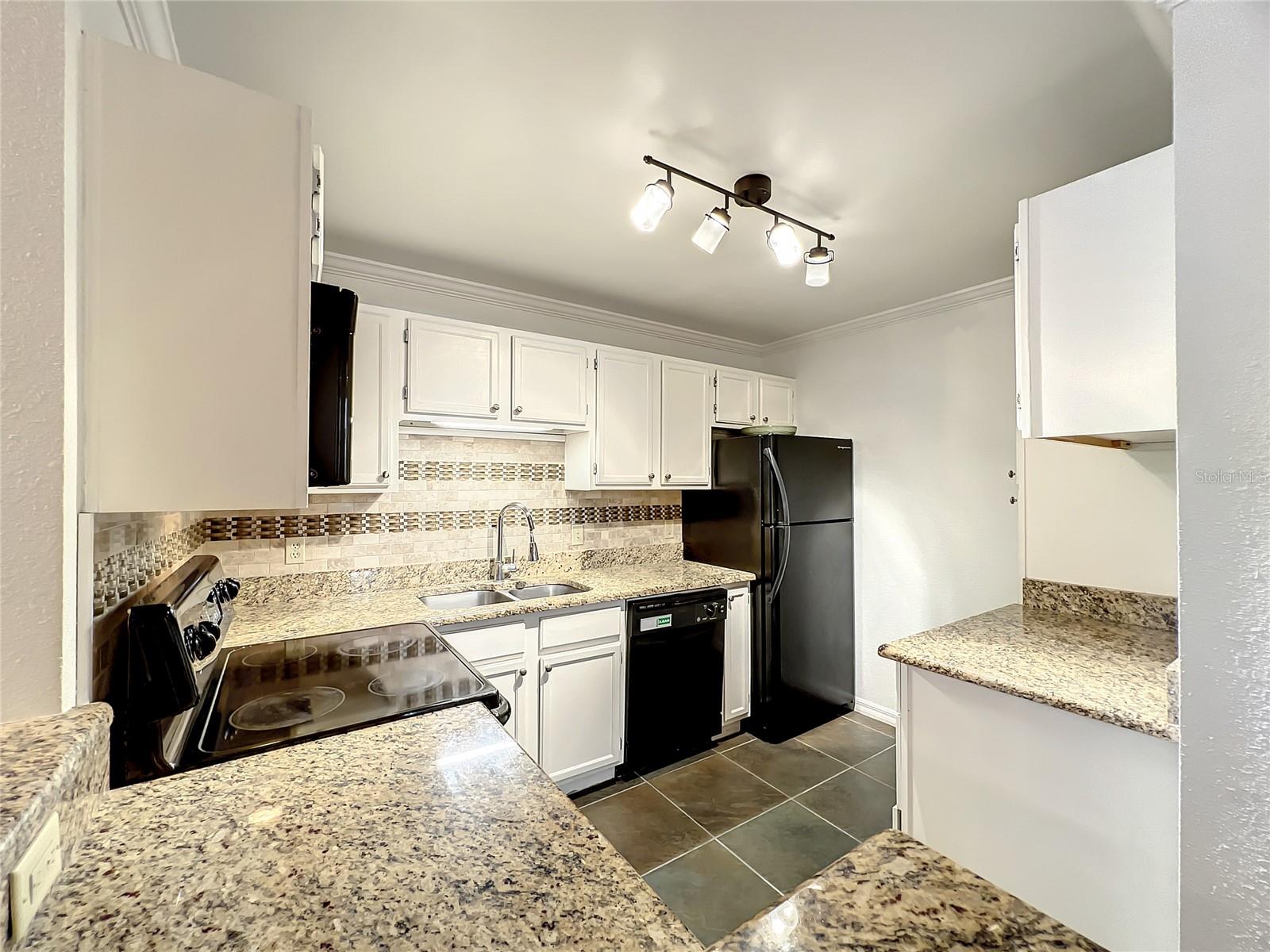 Image 9 of 33 For 1100 Delaney Avenue F306