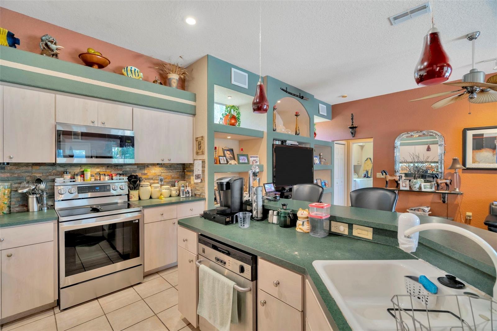 Image 11 of 29 For 14680 Linden Drive