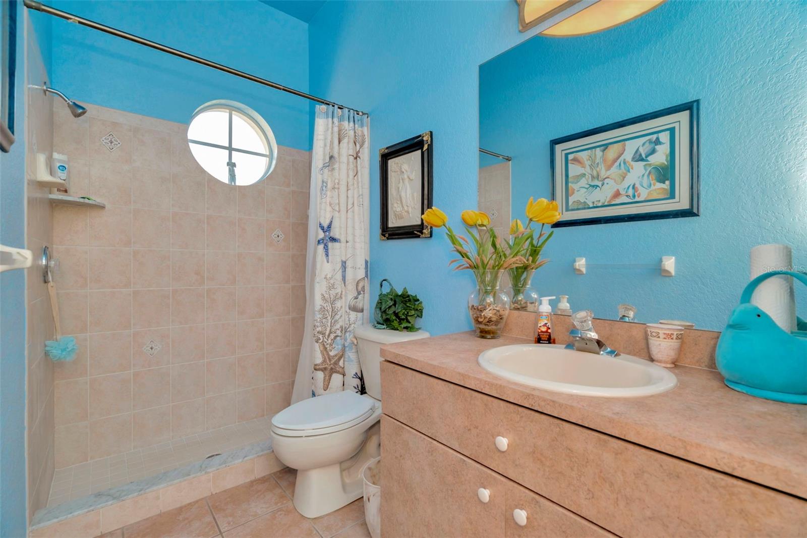 Image 19 of 29 For 14680 Linden Drive