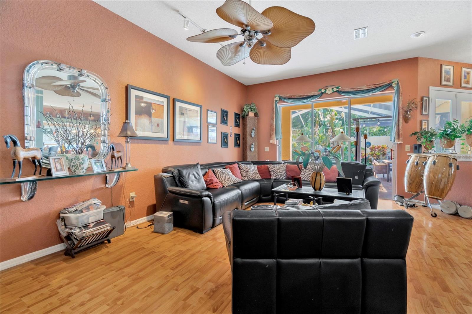 Image 6 of 29 For 14680 Linden Drive