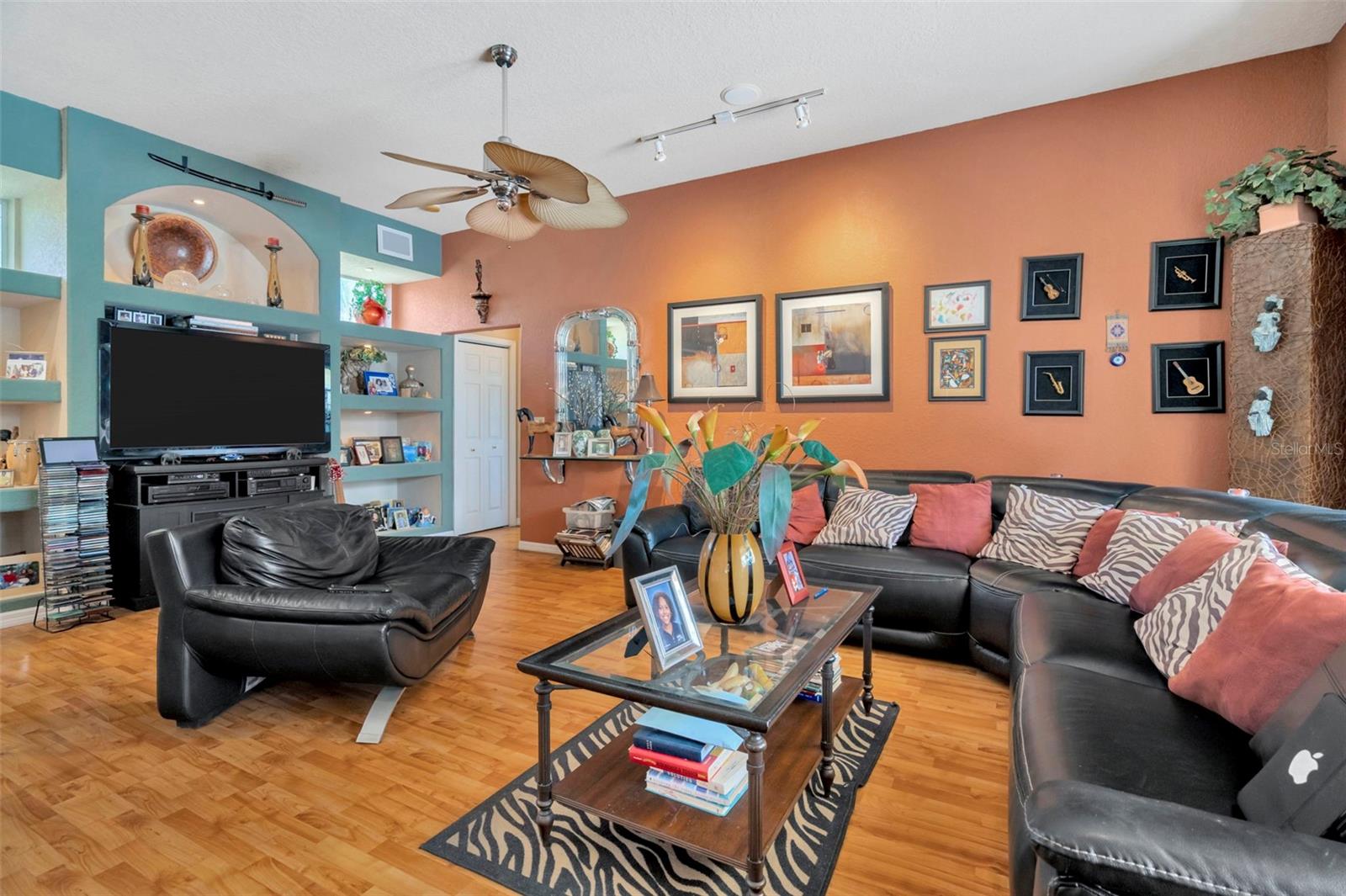 Image 8 of 29 For 14680 Linden Drive