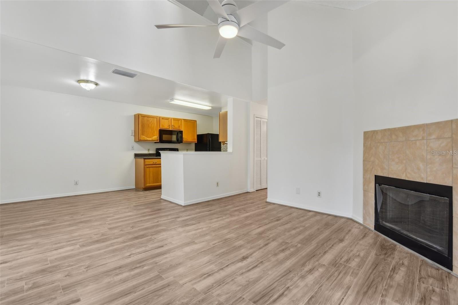 Image 5 of 26 For 6088 Westgate Drive 201