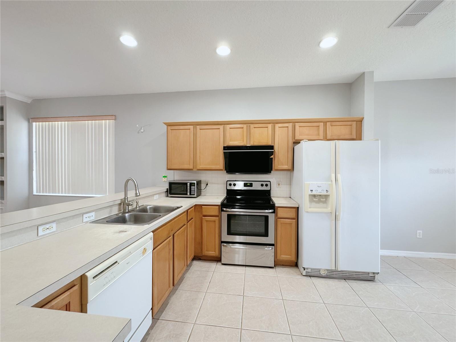Image 13 of 36 For 5004 Alavista Drive