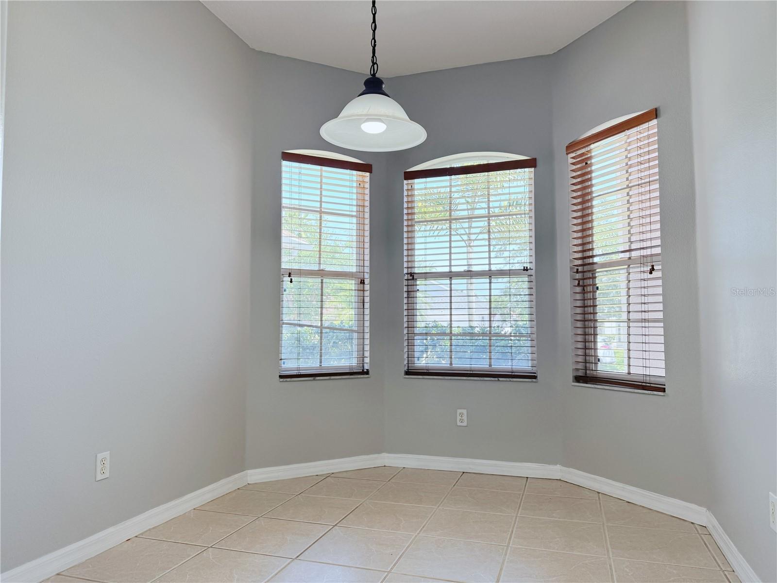 Image 16 of 36 For 5004 Alavista Drive