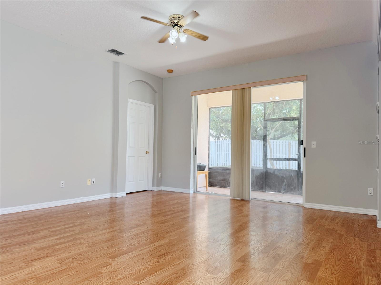 Image 23 of 36 For 5004 Alavista Drive