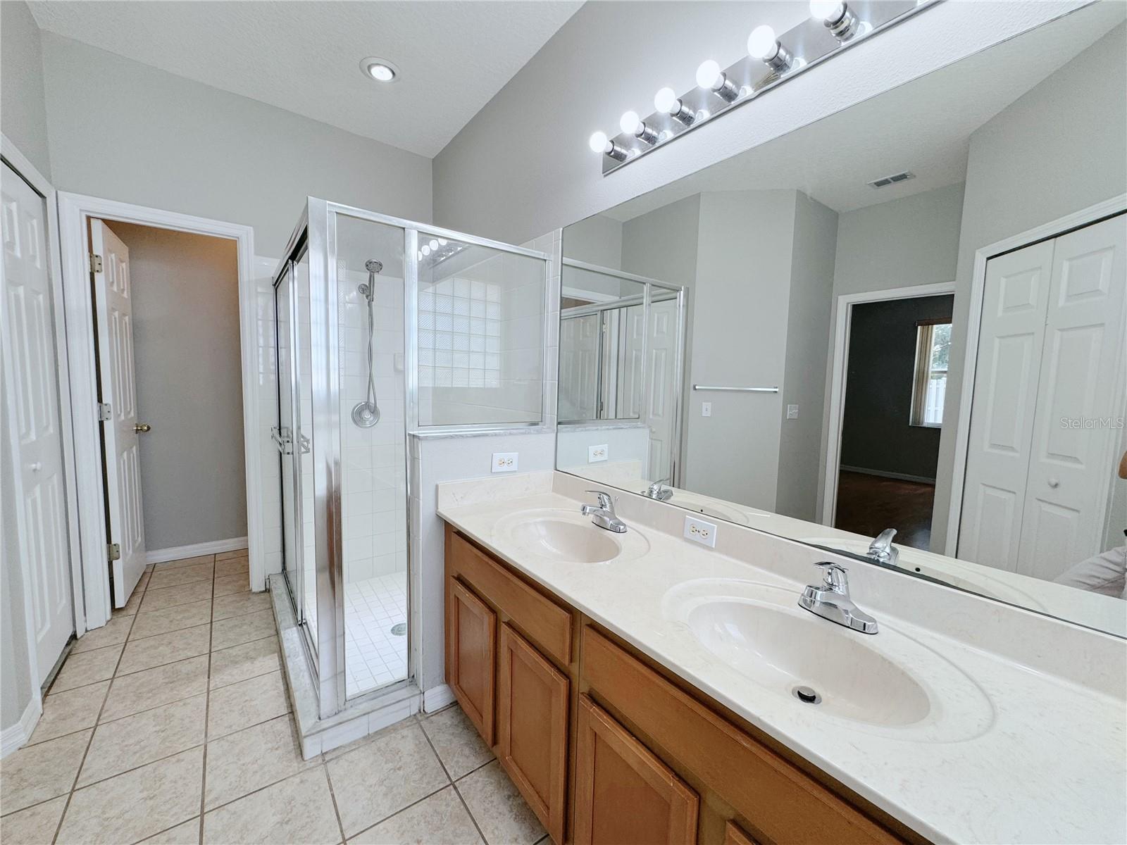 Image 27 of 36 For 5004 Alavista Drive