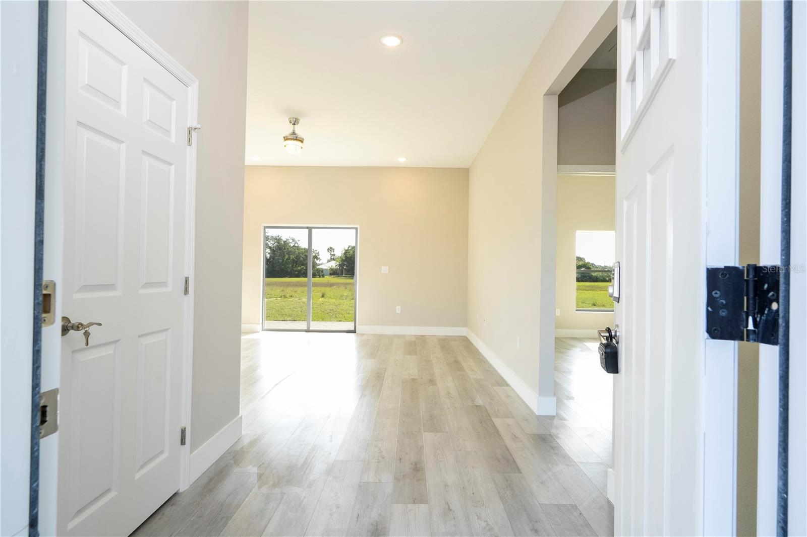 Image 4 of 45 For 8600 Castile Road