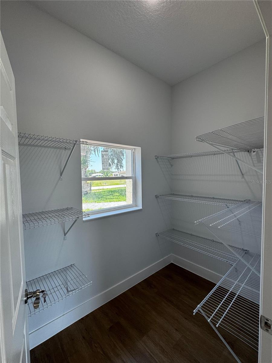 Image 21 of 38 For 6741 Heavitree Drive