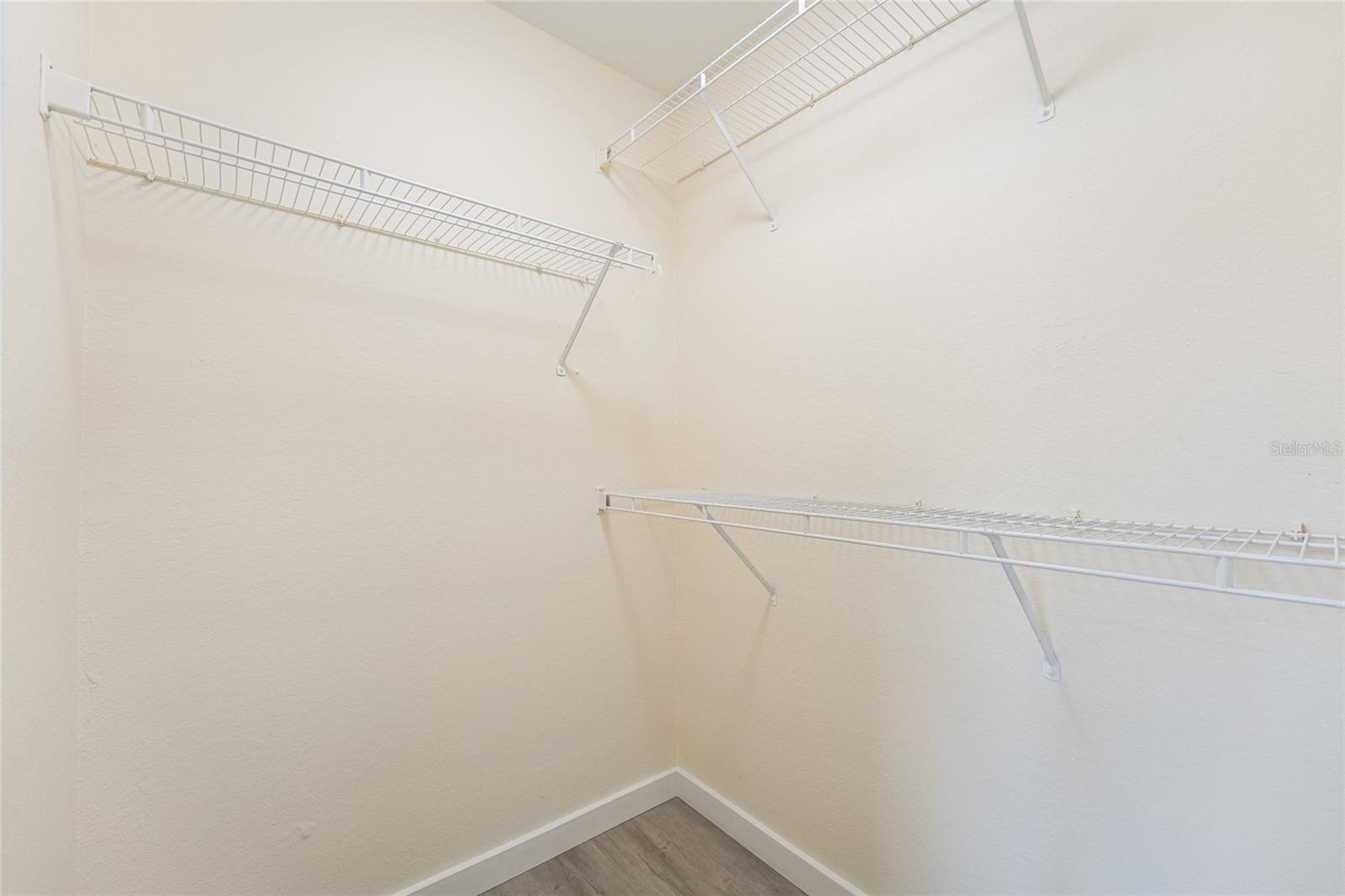 Image 17 of 31 For 5447 Vineland Road 1308