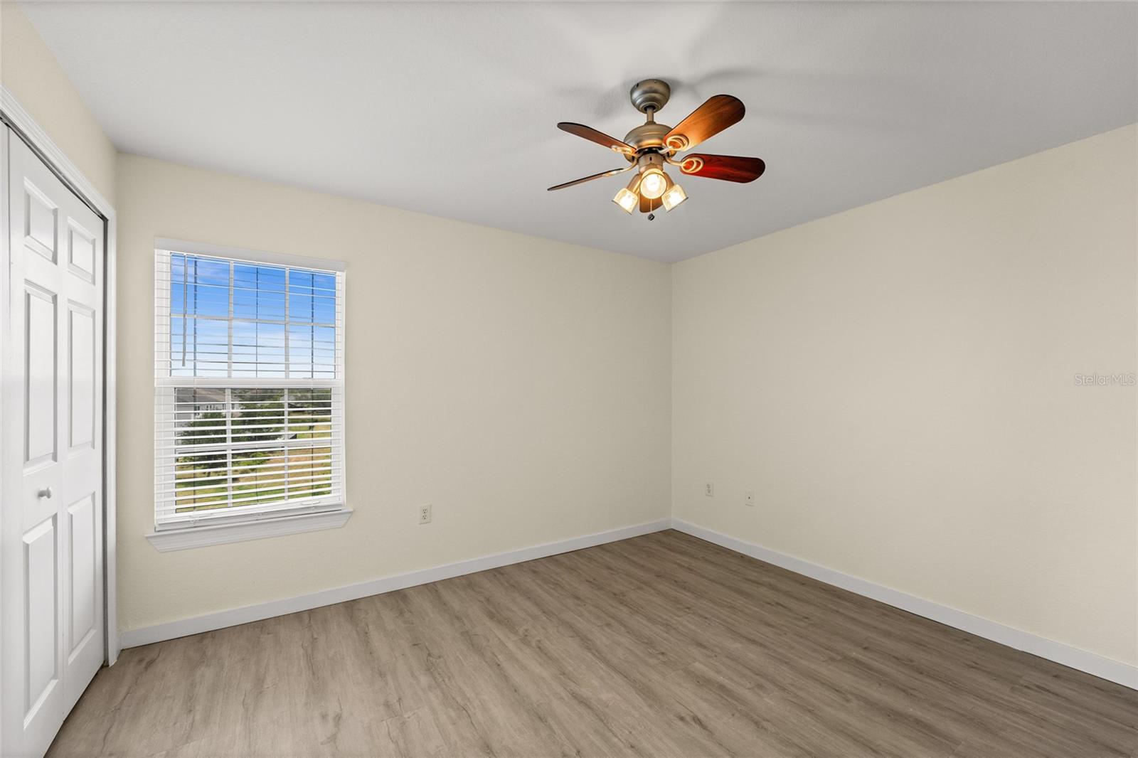Image 20 of 31 For 5447 Vineland Road 1308