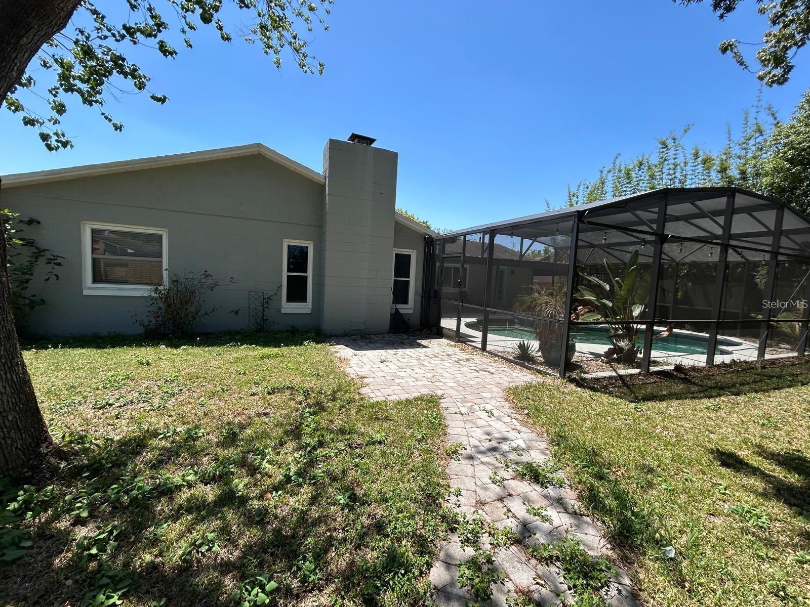 Image 15 of 16 For 9721 Heatherwood Court
