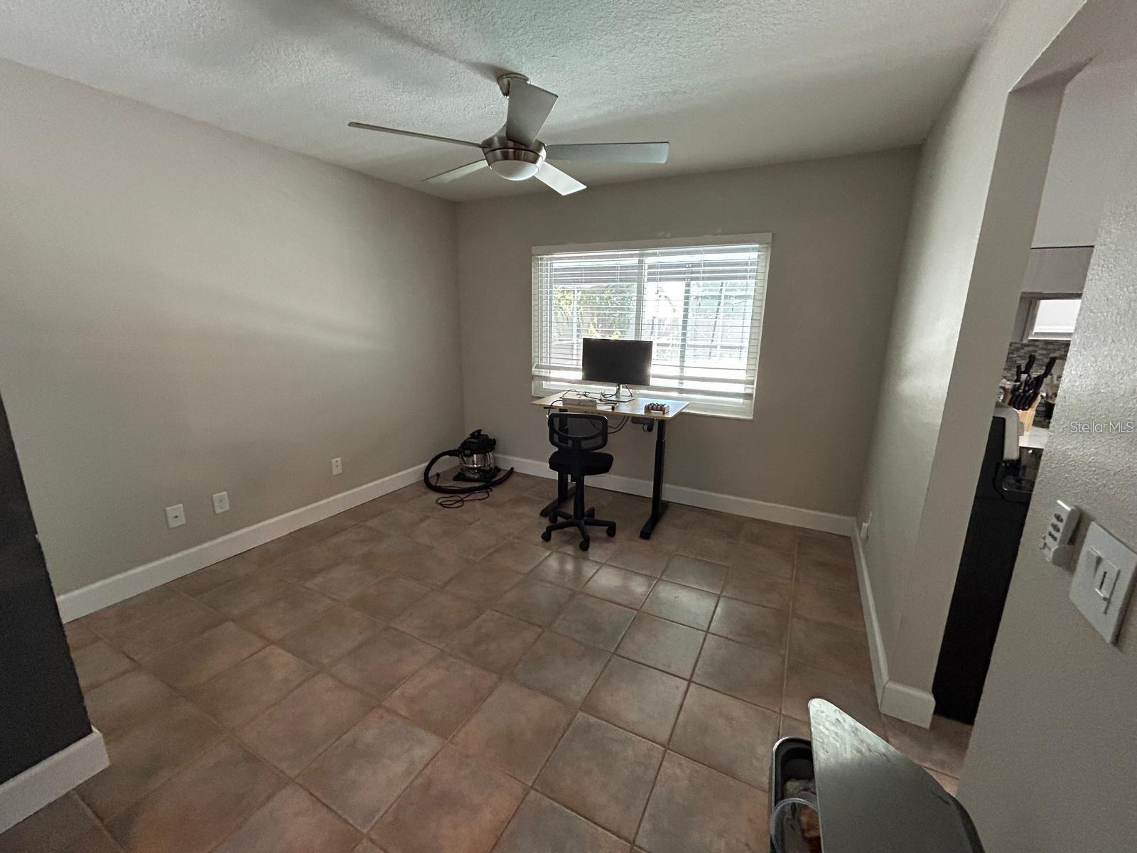 Image 6 of 16 For 9721 Heatherwood Court