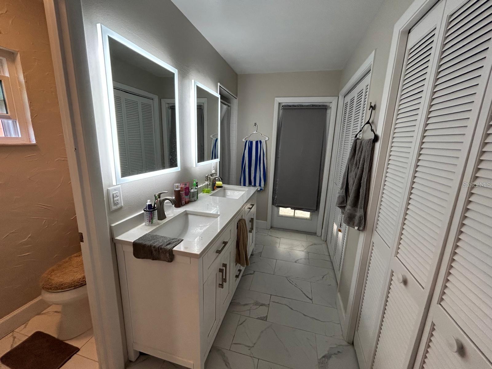 Image 9 of 16 For 9721 Heatherwood Court