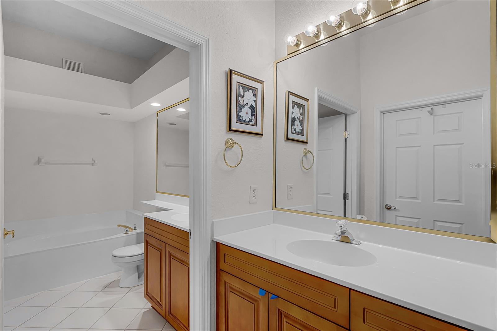 Image 13 of 28 For 6955 Della Drive 41