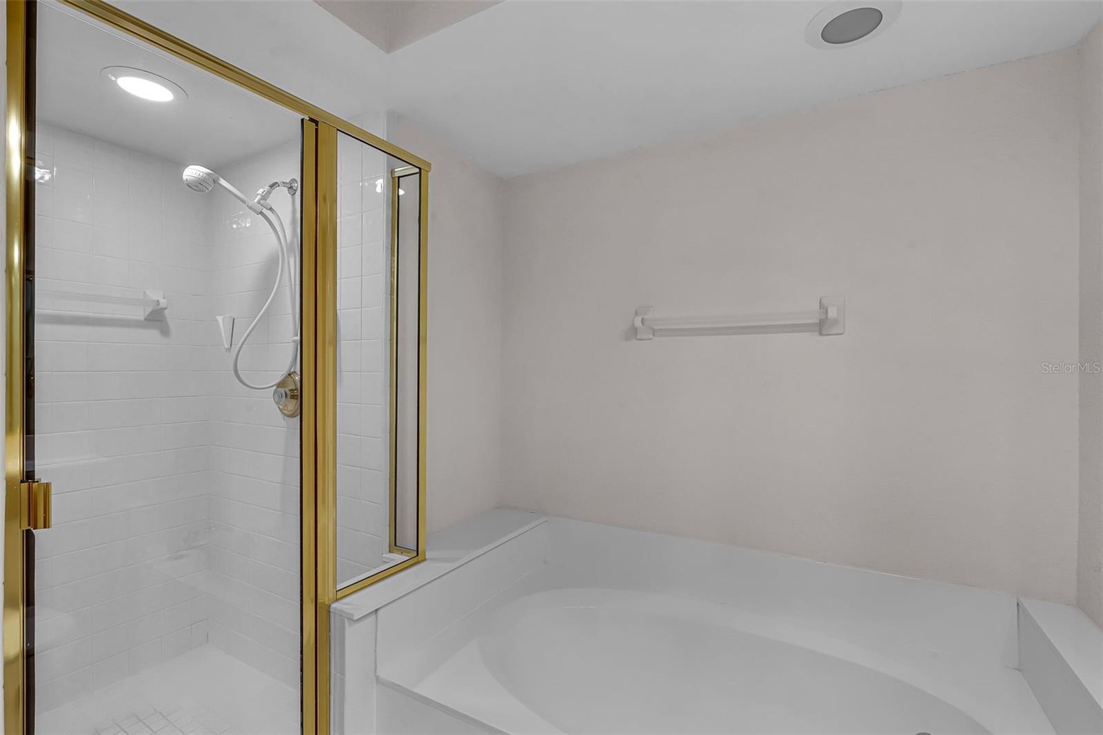 Image 15 of 28 For 6955 Della Drive 41