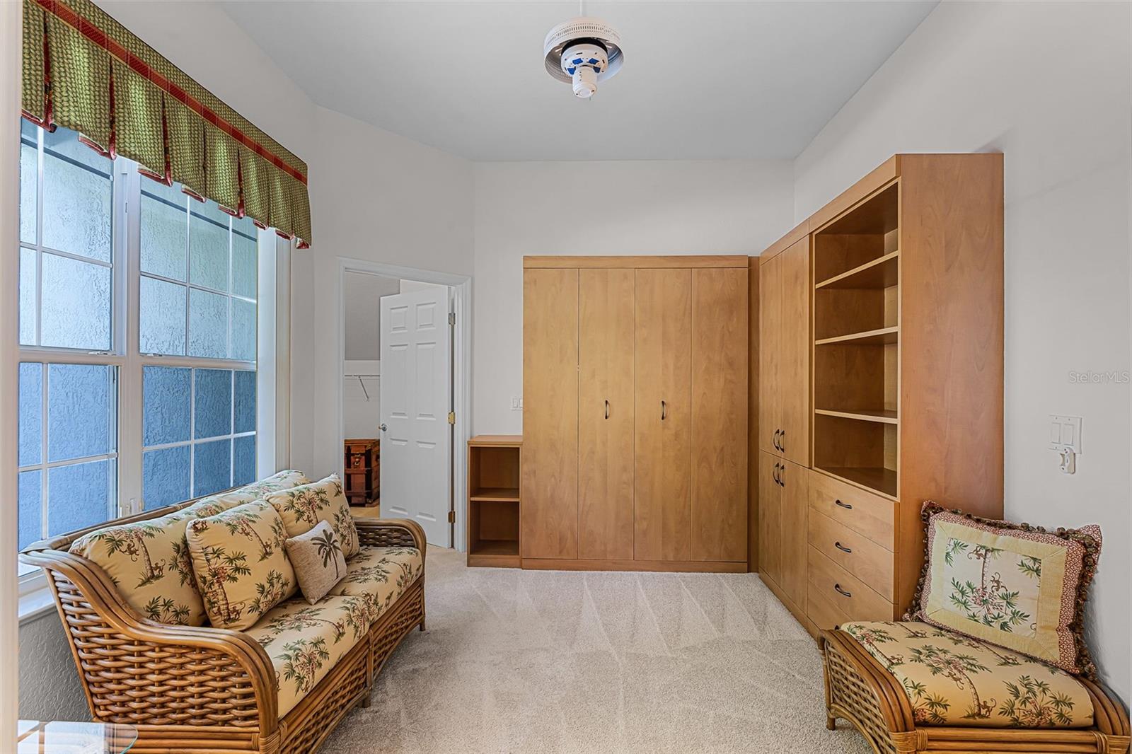 Image 16 of 28 For 6955 Della Drive 41