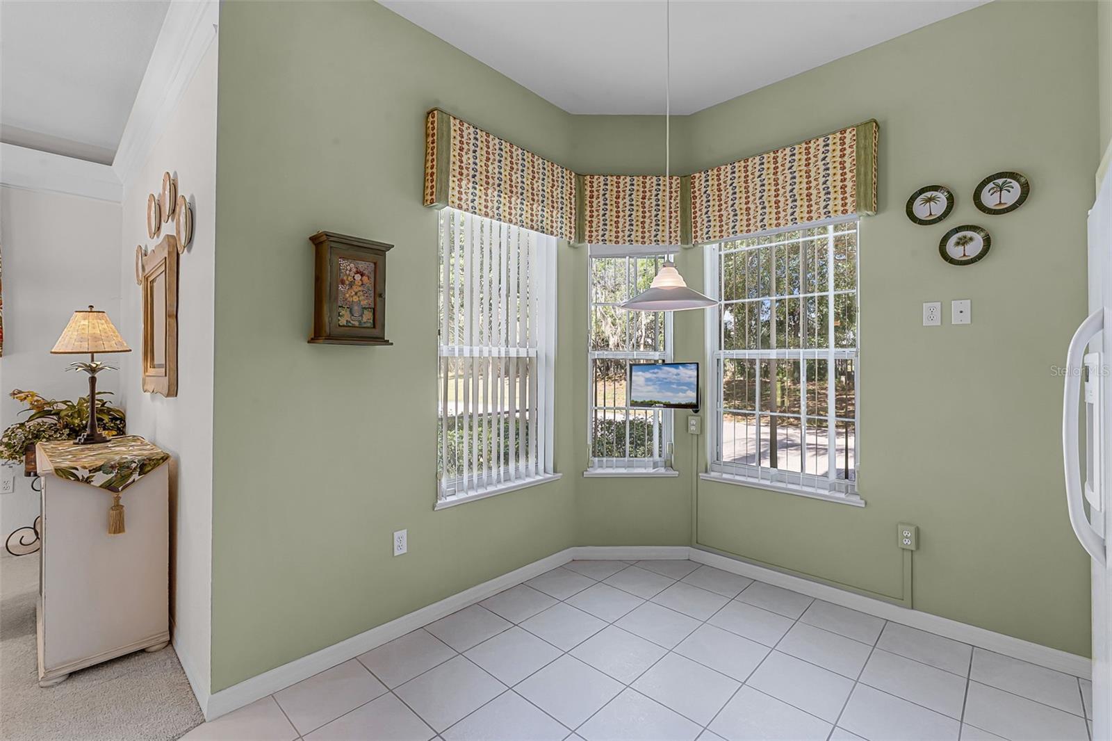 Image 6 of 28 For 6955 Della Drive 41
