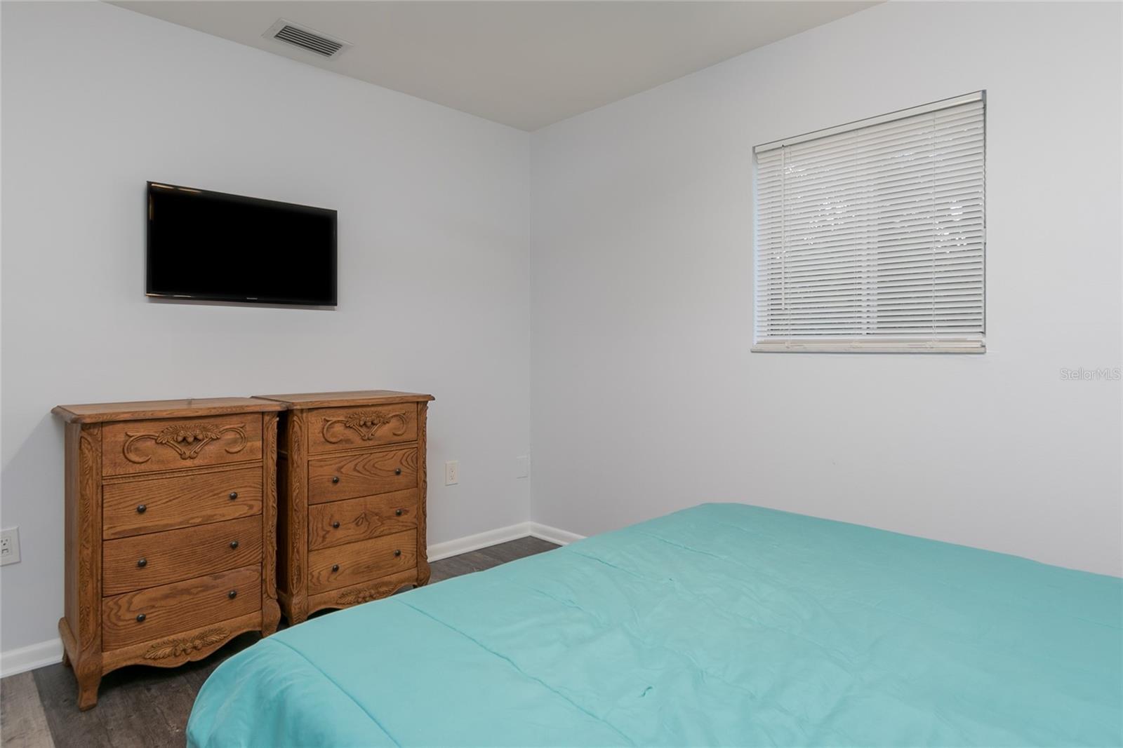 Image 33 of 60 For 205 Elaine Place