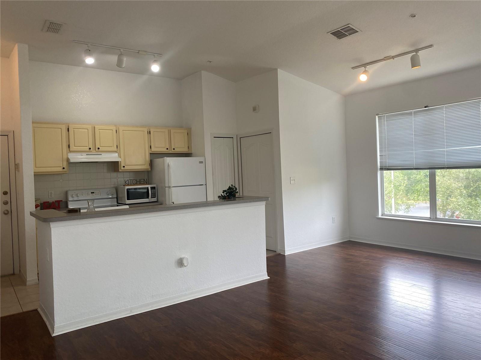 Image 7 of 17 For 8805 Dunes Court 301