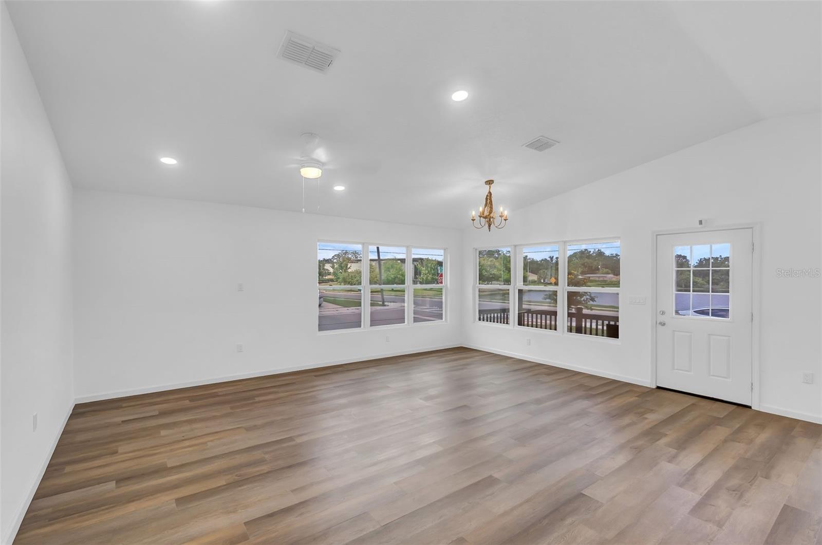 Image 9 of 40 For 1050 20 Street
