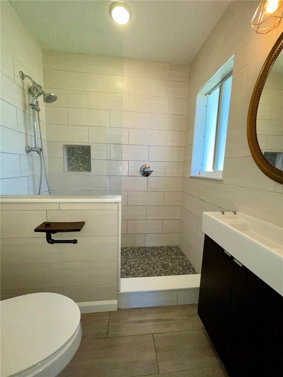 Image 4 of 12 For 1326 Edmundshire Lane