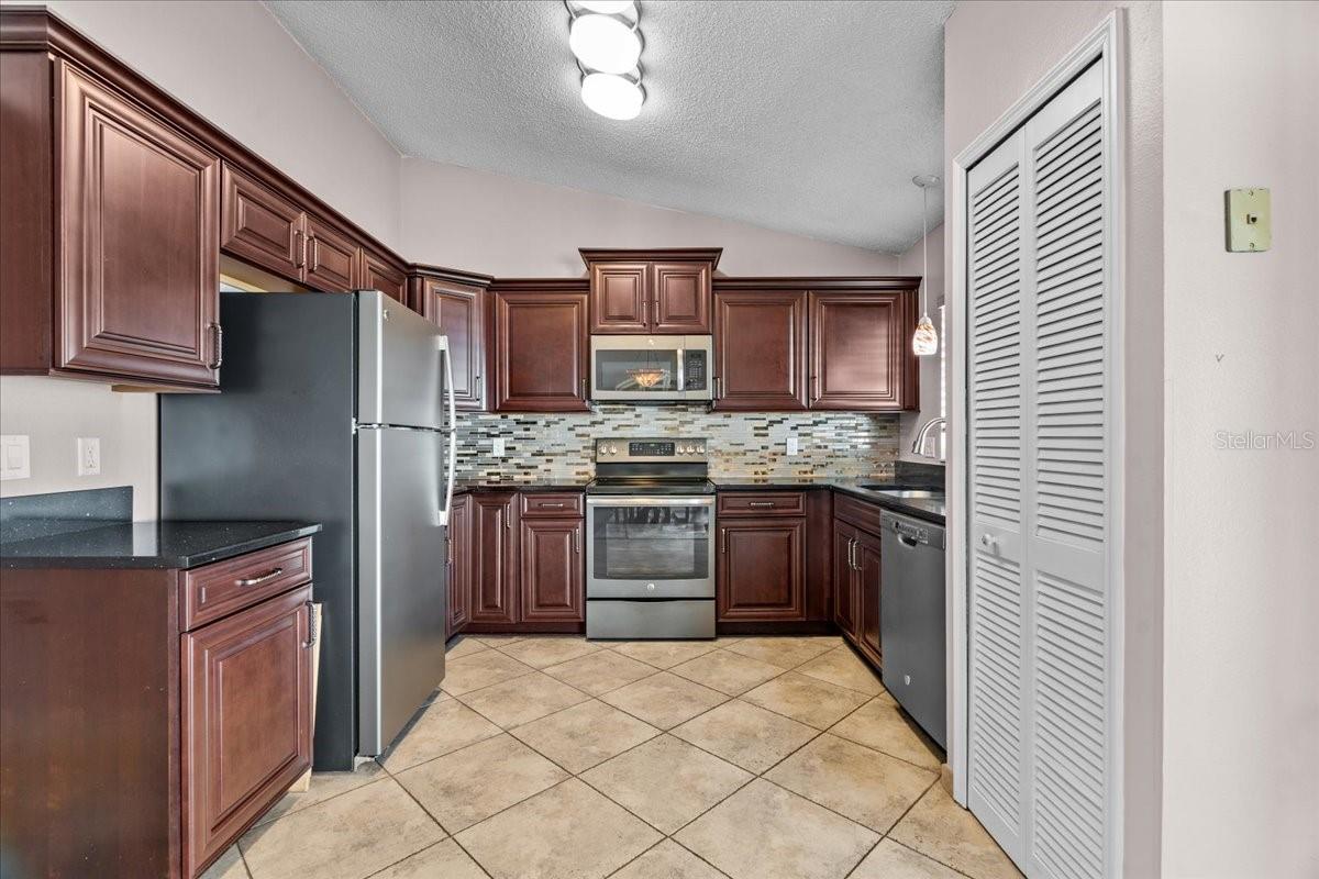 Image 13 of 27 For 9447 Brackin Street