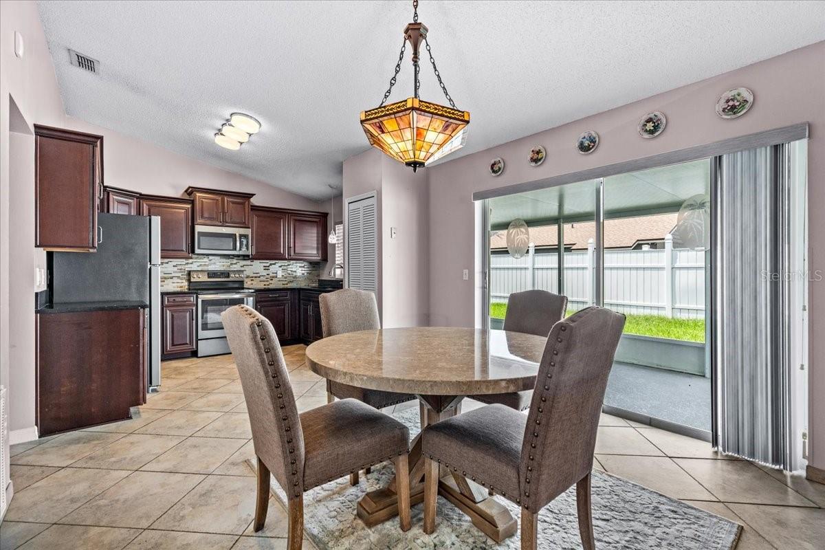 Image 16 of 27 For 9447 Brackin Street